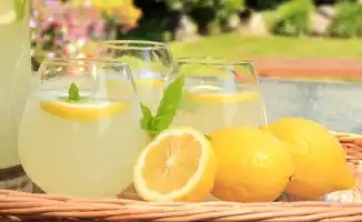 10 Refreshing Lemonades from Your Fridge: A Global Twist on Classic Refreshments