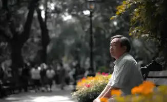 Депрессия у людей старше 50 лет: признаки и ощущения ненужности