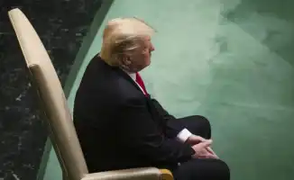 Тональный крем на руке Трампа: новые слухи о здоровье президента США