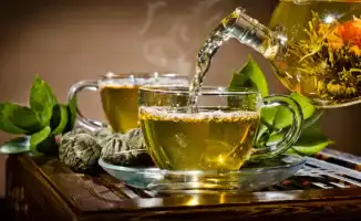 Чай на голодный желудок: врачи предупреждают о рисках для здоровья