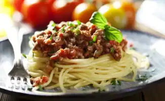 Засиделись за столом: привычка, что подталкивает к диабету на 40% быстрее