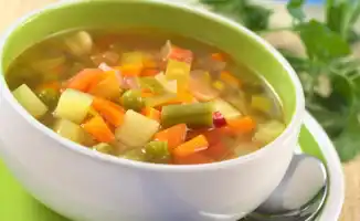 Супы: полезны не для всех, узнайте, кому их стоит избегать