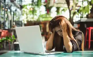 Социальные причины хронической усталости: как общество влияет на наше самочувствие?