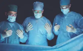 Алматинские хирурги успешно справились с редким спонтанным пневмотораксом у подростка после 60 лет ожидания