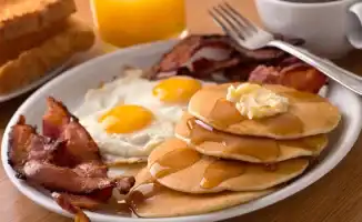 Завтрак после 40: как не разжечь огонь глюкозы в крови