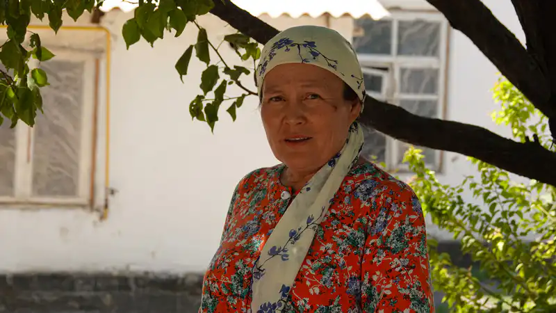 Женщина, смотрительница мавзолея