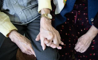 Старение как цветок: как забота о здоровье может раскрыть его лепестки