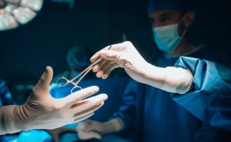 Трагедия в Астане: женщина умерла после операции в частной клинике на фоне международного скандала