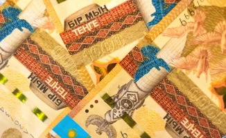 В Казахстане действительны банкноты 1000 тенге образца 2006 и 2018 годов.