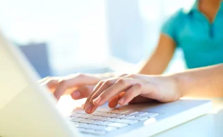 Учебный шторм: дистанционка в школах и громкие обвинения в адрес Минздрава