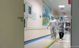 В Казахстане выделили 25 миллиардов тенге на бонусы для врачей, зарплаты не обсуждаются