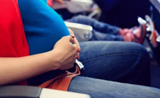 Беременная пассажирка отказалась покинуть самолет в китайском аэропорту Чэнду