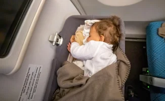 Как подготовить малыша к первому полету: советы педиатра для комфортного путешествия без стресса и болезней
