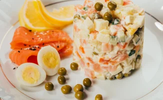 Рецепты оливье на Новый год: классический и необычные варианты