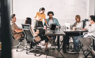 Гибридная работа: как оптимальный формат снижает стресс и улучшает психическое здоровье сотрудников