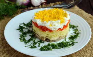 Салат Мимоза: классический рецепт и три необычных варианта