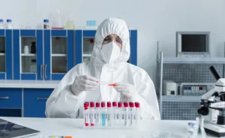 Врачи предупреждают о рисках заражения вирусом Нипах во время поездок