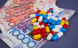 Депутат Айдос Сарым: 'Бесплатное образование и медицина — миф'