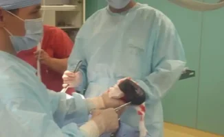 В Алматы хирурги удалили трихобезоар из желудка 25-летней пациентки после 5 лет страданий