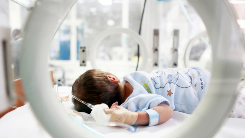 В Алматы родилась девочка весом 730 граммов на 27-й неделе беременности