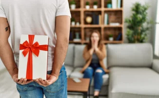 Не дарите эти вещи на 8 марта: советы от экспертов
