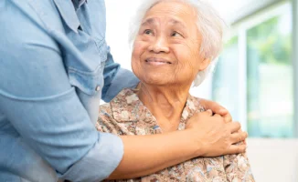 Старение под контролем: США запускают уникальные испытания терапии