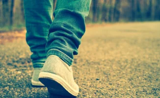 Быстрая ходьба снижает риск ранней смерти, утверждают ученые