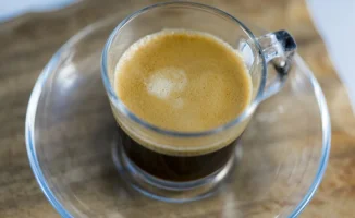 Кофейный ритуал: как не разрушить зубную корону сразу после глотка?